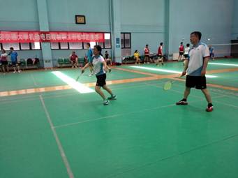 说明: E:\工作\2012.8-  万象城awc官网登录入口\0 分工会 工作\2017年 相关\5.13 四院羽毛球比赛\照片\陈天宁 老师提供\QQ图片20170515083300.jpg